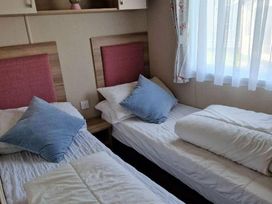 Church Farm Holiday Village - Holiday Accommodation 18416 - Hampshire - 1186612 - thumbnail photo 12