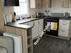 Sun Valley Caravan Park - Holiday Accommodation 18423 - North Wales - 1186615 - thumbnail photo 5