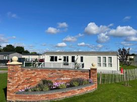 Golden Palm Resort - Holiday Accommodation 18436 - Lincolnshire - 1186619 - thumbnail photo 3