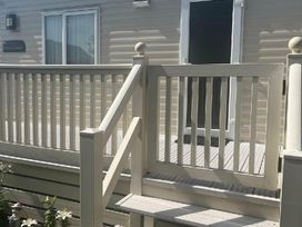 Seal Bay Resort - Holiday Accommodation 18459 - Hampshire - 1186623 - thumbnail photo 3