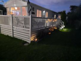Seal Bay Resort - Holiday Accommodation 18459 - Hampshire - 1186623 - thumbnail photo 6