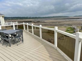 Trecco Bay - Holiday Accommodation 18462 - Somerset & Wiltshire - 1186624 - thumbnail photo 2