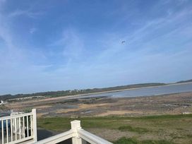 Trecco Bay - Holiday Accommodation 18462 - Somerset & Wiltshire - 1186624 - thumbnail photo 15