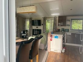 Trecco Bay - Holiday Accommodation 18463 - Somerset & Wiltshire - 1186625 - thumbnail photo 6