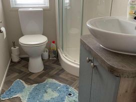 Manor Park Holiday Village - Holiday Accommodation 18468 - Norfolk - 1186628 - thumbnail photo 8