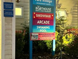 Breydon Water Holiday Park - Holiday Accommodation 18490 - Norfolk - 1186635 - thumbnail photo 4