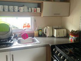 Breydon Water Holiday Park - Holiday Accommodation 18490 - Norfolk - 1186635 - thumbnail photo 7
