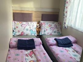 Breydon Water Holiday Park - Holiday Accommodation 18490 - Norfolk - 1186635 - thumbnail photo 8