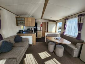 Unity Holiday Resort - Holiday Accommodation 18504 - Somerset & Wiltshire - 1186639 - thumbnail photo 4
