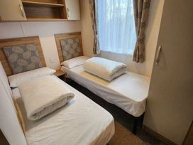 Unity Holiday Resort - Holiday Accommodation 18504 - Somerset & Wiltshire - 1186639 - thumbnail photo 12