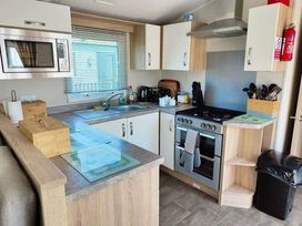 Clarach Bay Holiday Village - Holiday Accommodation 18505 - Mid Wales - 1186640 - thumbnail photo 3