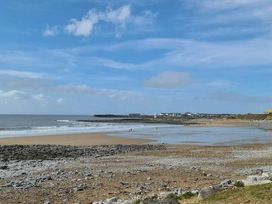 Trecco Bay - Holiday Accommodation 18508 - Somerset & Wiltshire - 1186641 - thumbnail photo 3
