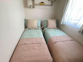 Unity Holiday Resort - Holiday Accommodation 18512 - Somerset & Wiltshire - 1186642 - thumbnail photo 5