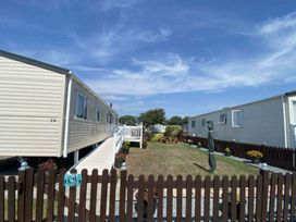Unity Holiday Resort - Holiday Accommodation 18512 - Somerset & Wiltshire - 1186642 - thumbnail photo 10