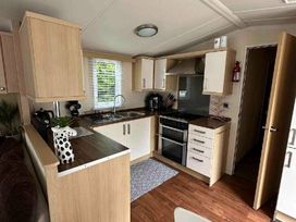 Hafan y Mor Haven - Holiday Accommodation 18513 - North Wales - 1186643 - thumbnail photo 3