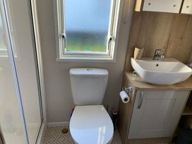 Seal Bay Resort - Holiday Accommodation 18517 - Hampshire - 1186645 - thumbnail photo 10