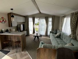 Cayton Bay Caravan Park - Holiday Accommodation 18534 - North Yorkshire (incl. Whitby) - 1186650 - thumbnail photo 2