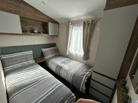 Cayton Bay Caravan Park - Holiday Accommodation 18534 - North Yorkshire (incl. Whitby) - 1186650 - thumbnail photo 9