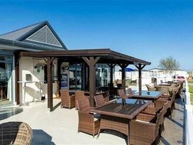 Pevensey Bay Holiday Park - Holiday Accommodation 18564 - Kent & Sussex - 1186657 - thumbnail photo 4