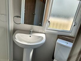 Blue Dolphin Holiday Park - Holiday Accommodation 18595 - North Yorkshire (incl. Whitby) - 1186665 - thumbnail photo 13
