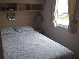 Seawick Holiday Park - Holiday Accommodation 18599 - Suffolk & Essex - 1186666 - thumbnail photo 5