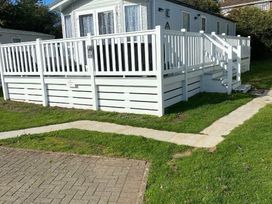 Seal Bay Resort - Holiday Accommodation 18617 - Hampshire - 1186670 - thumbnail photo 2