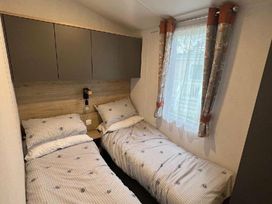 Seal Bay Resort - Holiday Accommodation 18617 - Hampshire - 1186670 - thumbnail photo 7