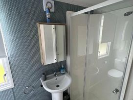 Seal Bay Resort - Holiday Accommodation 18617 - Hampshire - 1186670 - thumbnail photo 9