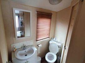Marine Holiday Park - Holiday Accommodation 18627 - North Wales - 1186674 - thumbnail photo 8