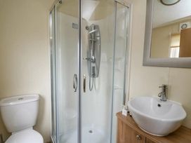 Brynowen Holiday Park - Holiday Accommodation 18665 - Mid Wales - 1186686 - thumbnail photo 9