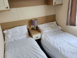 Happy Days Caravan Park - Holiday Accommodation 18666 - North Wales - 1186687 - thumbnail photo 8