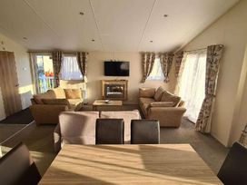 Trecco Bay - Holiday Accommodation 18674 - Somerset & Wiltshire - 1186689 - thumbnail photo 8