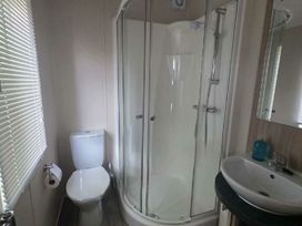 Trecco Bay - Holiday Accommodation 18674 - Somerset & Wiltshire - 1186689 - thumbnail photo 19