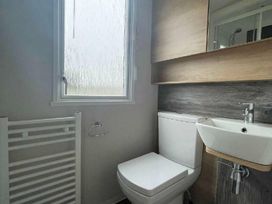Trecco Bay - Holiday Accommodation 18679 - Somerset & Wiltshire - 1186691 - thumbnail photo 6