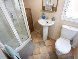 Marton Mere Holiday Village - Holiday Accommodation 18682 - Lake District - 1186693 - thumbnail photo 6