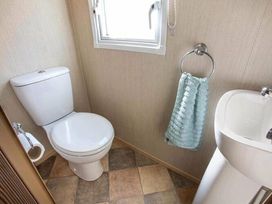 Marton Mere Holiday Village - Holiday Accommodation 18682 - Lake District - 1186693 - thumbnail photo 7