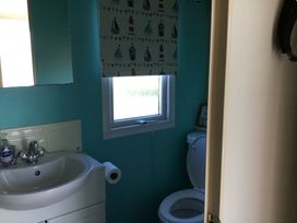 Coopers Beach Holiday Park - Holiday Accommodation 18687 - Suffolk & Essex - 1186694 - thumbnail photo 8