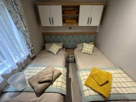 Kelling Heath Holiday Park - Holiday Accommodation 18705 - Norfolk - 1186698 - thumbnail photo 9