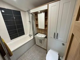 Kelling Heath Holiday Park - Holiday Accommodation 18705 - Norfolk - 1186698 - thumbnail photo 13