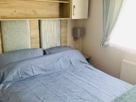 Durdle Door Holiday Park - Holiday Accommodation 18707 - Dorset - 1186699 - thumbnail photo 10
