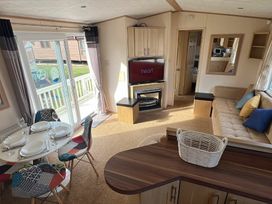 Breydon Water Holiday Park - Holiday Accommodation 18709 - Norfolk - 1186700 - thumbnail photo 3