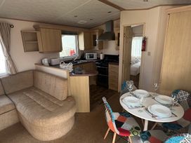 Breydon Water Holiday Park - Holiday Accommodation 18709 - Norfolk - 1186700 - thumbnail photo 4