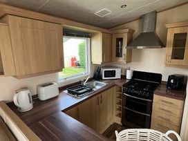 Breydon Water Holiday Park - Holiday Accommodation 18709 - Norfolk - 1186700 - thumbnail photo 7