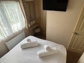 Breydon Water Holiday Park - Holiday Accommodation 18709 - Norfolk - 1186700 - thumbnail photo 10