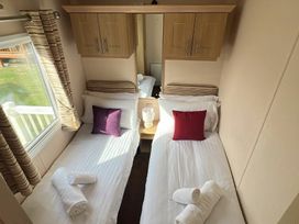 Breydon Water Holiday Park - Holiday Accommodation 18709 - Norfolk - 1186700 - thumbnail photo 16