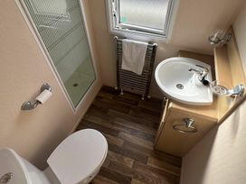 Breydon Water Holiday Park - Holiday Accommodation 18709 - Norfolk - 1186700 - thumbnail photo 17