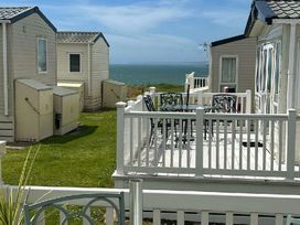 Hoburne Naish - Holiday Accommodation 1871 - Hampshire - 1186701 - thumbnail photo 2