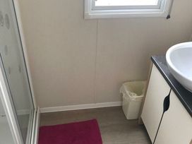 Marton Mere Holiday Village - Holiday Accommodation 18716 - Lake District - 1186704 - thumbnail photo 8
