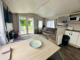Marine Holiday Park - Holiday Accommodation 18733 - North Wales - 1186707 - thumbnail photo 3
