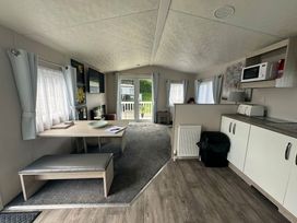 Marine Holiday Park - Holiday Accommodation 18733 - North Wales - 1186707 - thumbnail photo 4